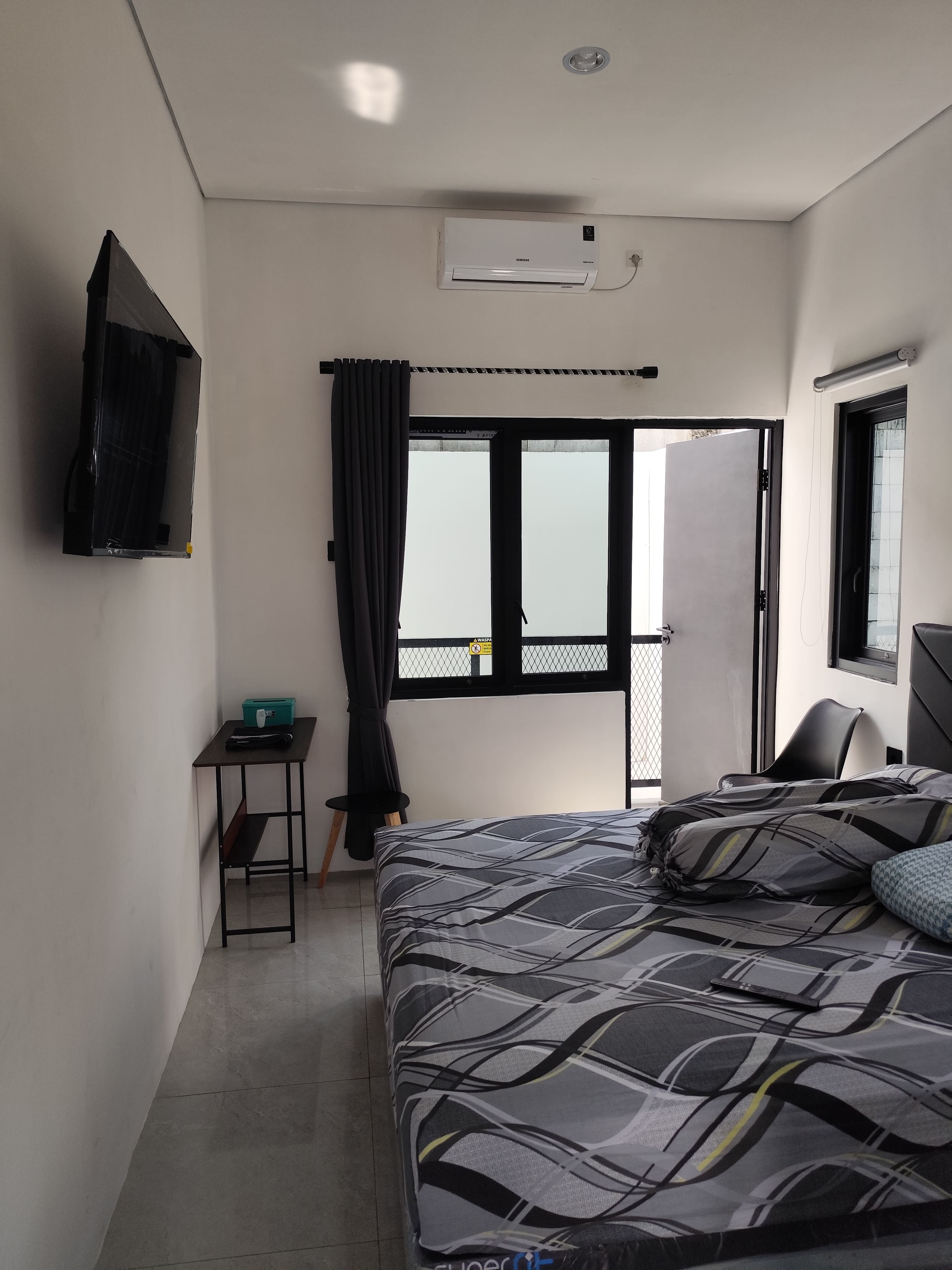 Kamar 204 Queen Bed
