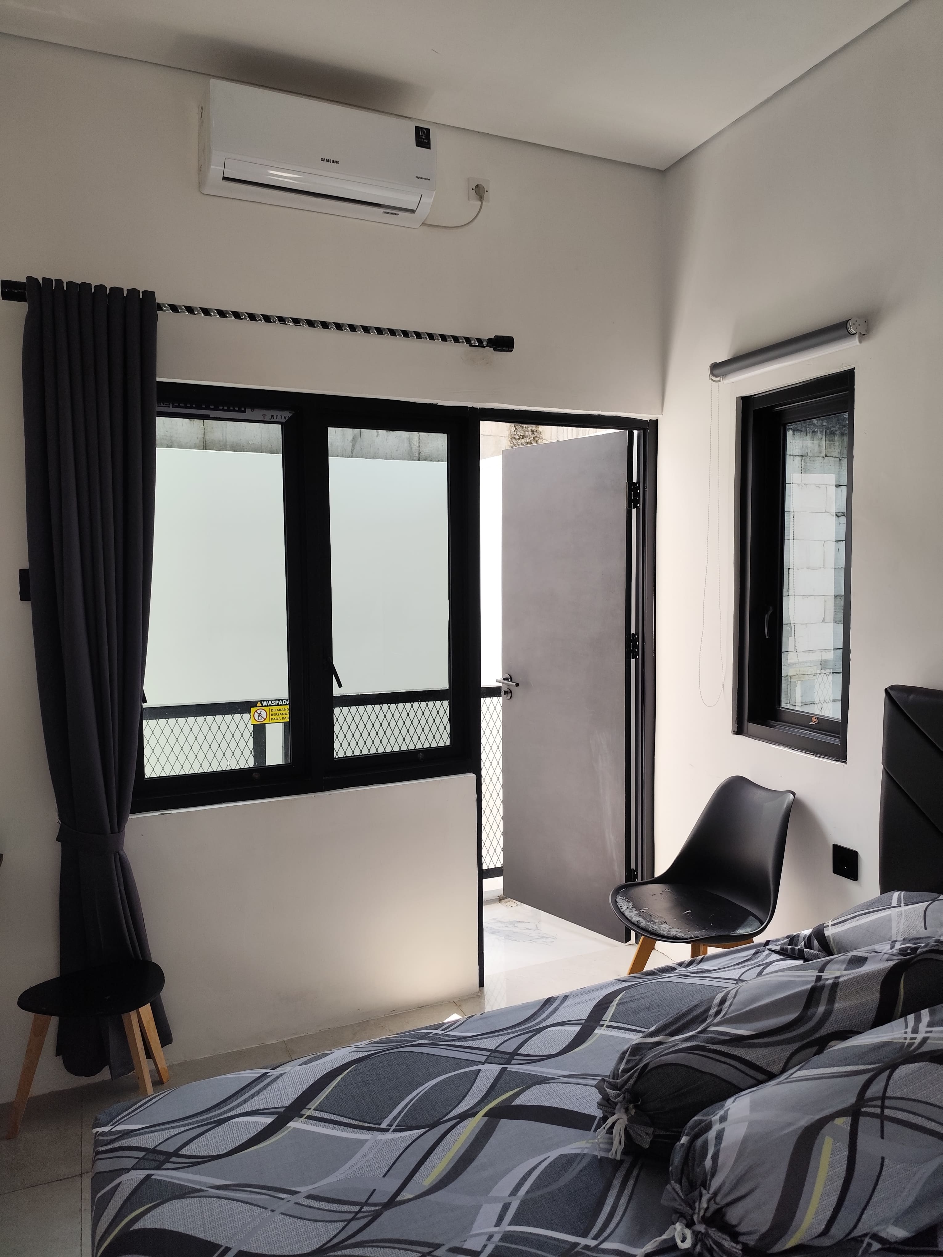 Kamar 204 Queen Bed
