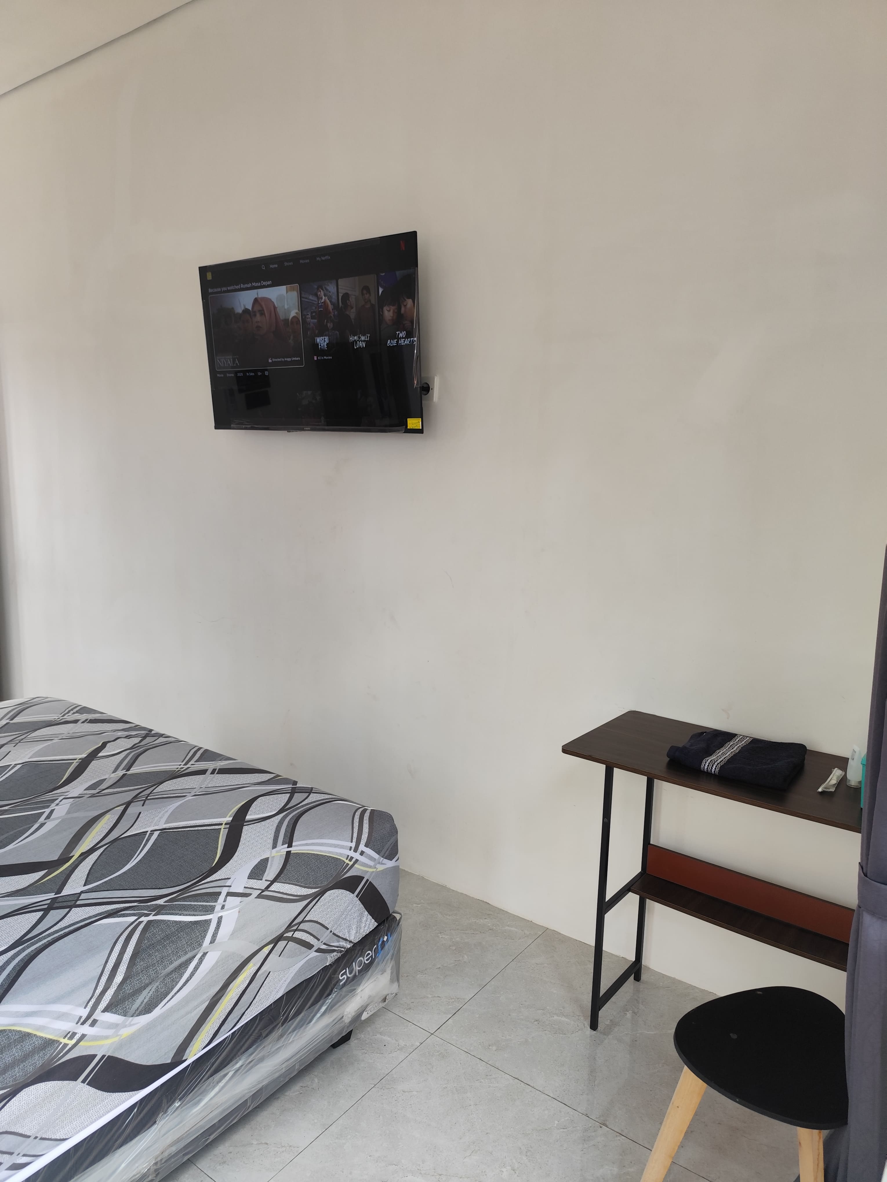 Kamar 204 Queen Bed