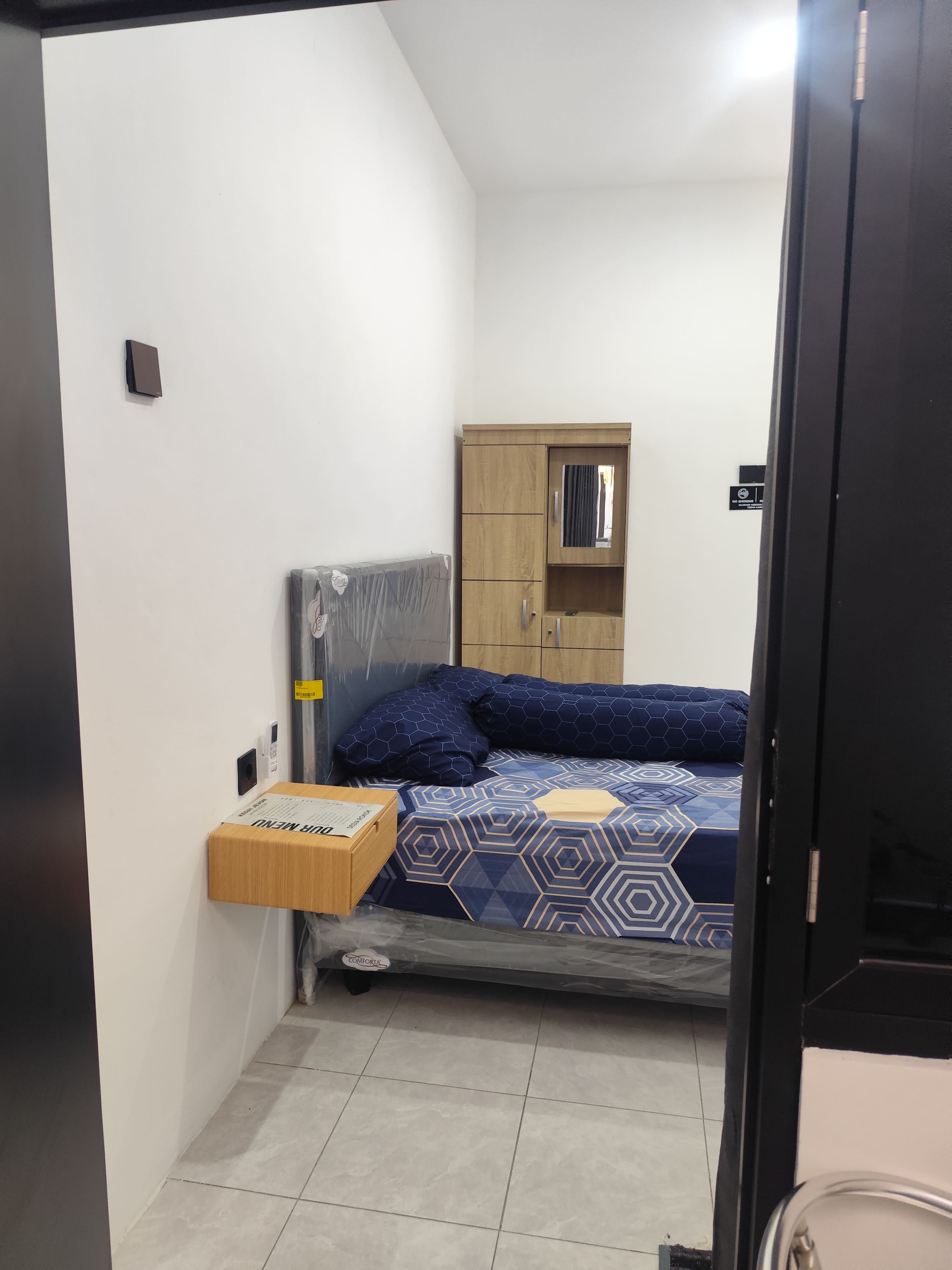 Kamar 104 Queen bed