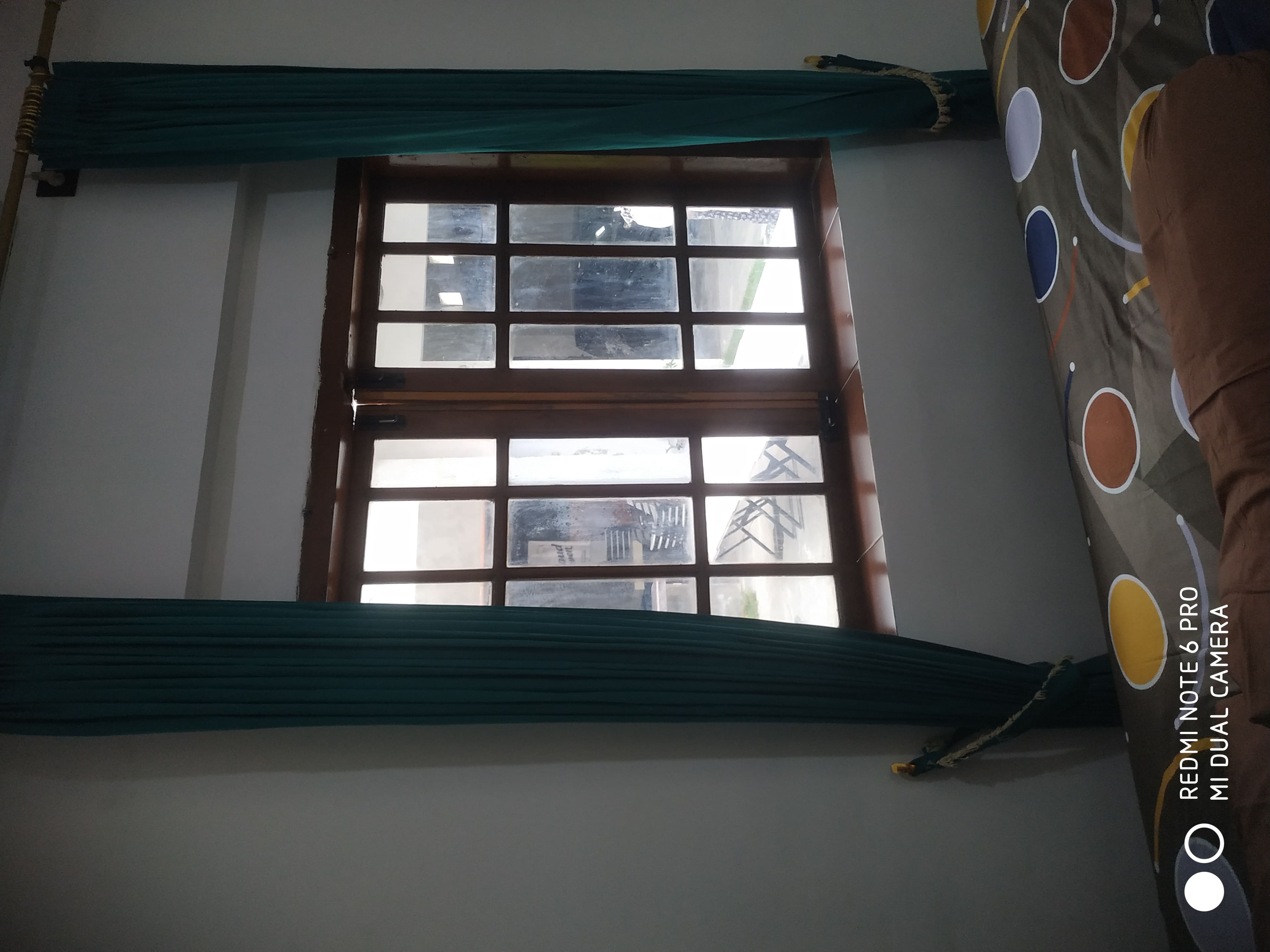Kamar R-05 Single Bed