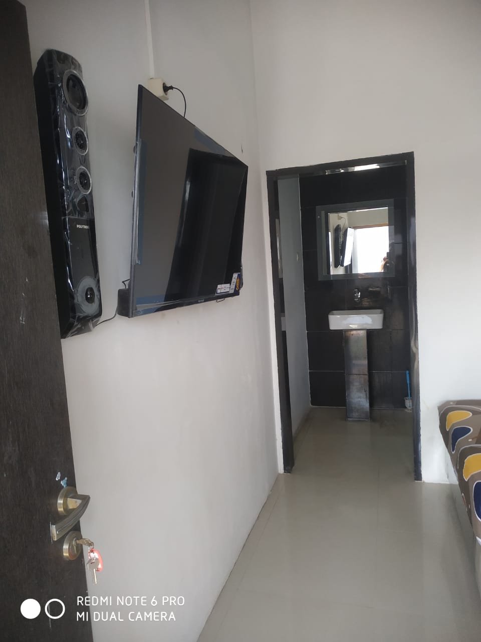 Kamar R1 Single Bed