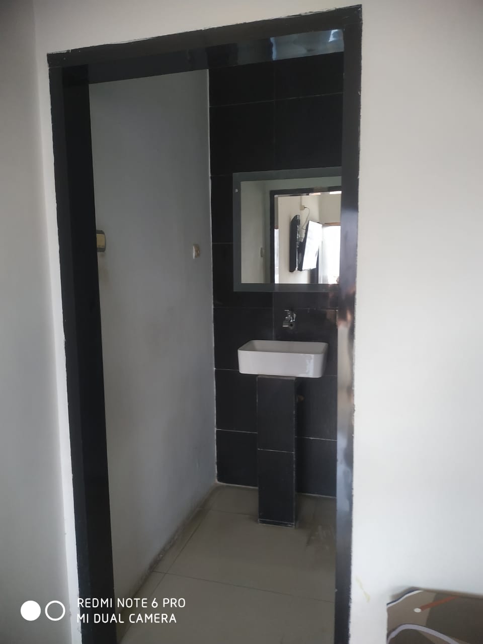 Kamar R1 Single Bed